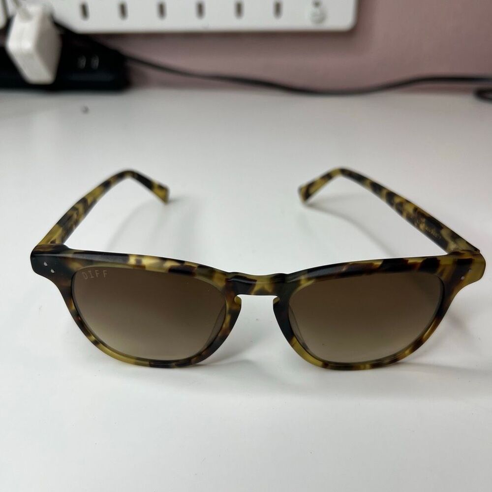 DIFF Eyewear Rome sunglasses in a crystal tortoise brown frame with gradient bro